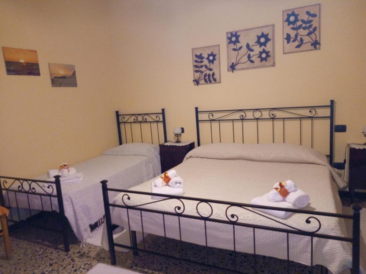 L'Agrifoglio Di Emy Bed & Breakfast Guspini Exterior photo