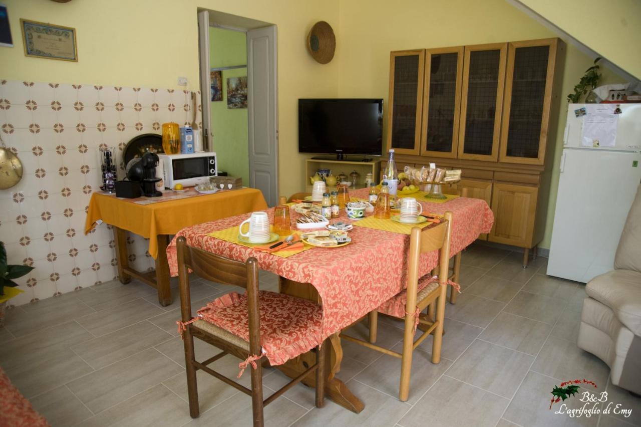 L'Agrifoglio Di Emy Bed & Breakfast Guspini Exterior photo