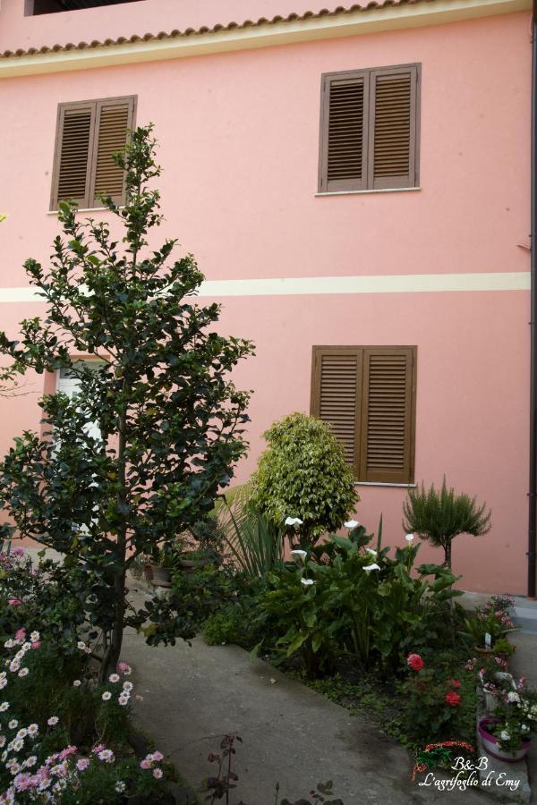 L'Agrifoglio Di Emy Bed & Breakfast Guspini Exterior photo