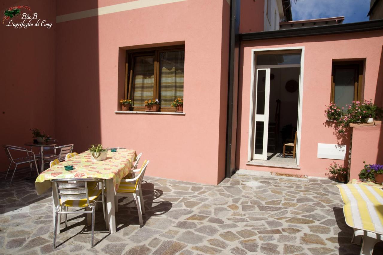 L'Agrifoglio Di Emy Bed & Breakfast Guspini Exterior photo